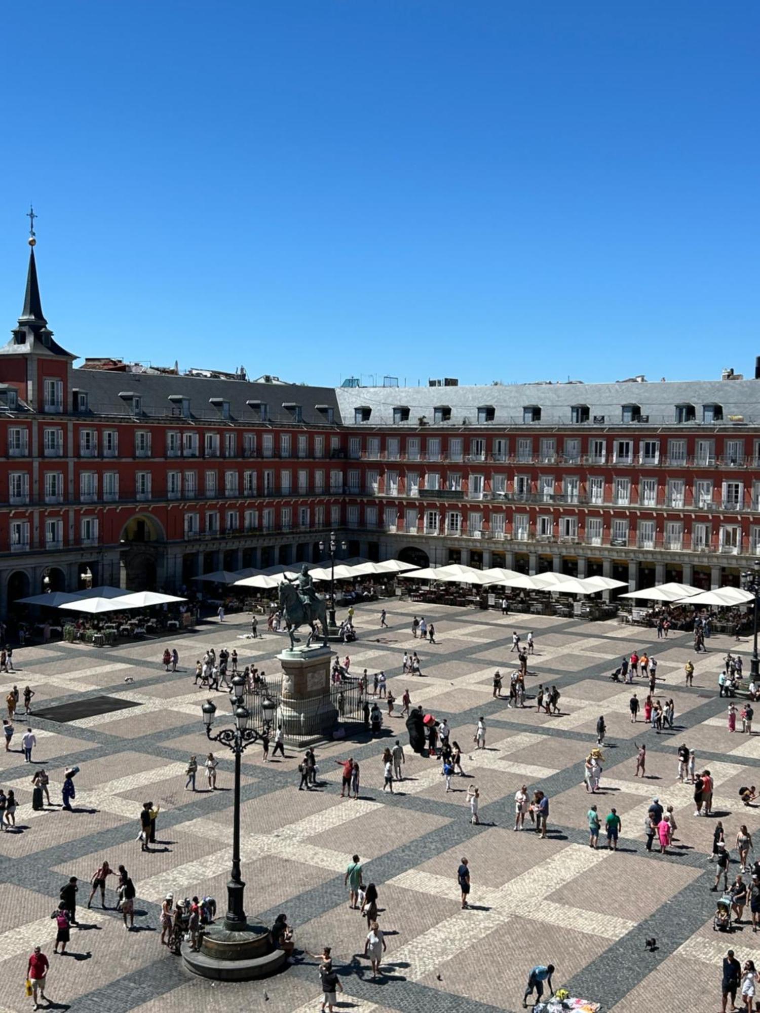 Plaza Mayor View Madrid Bagian luar foto