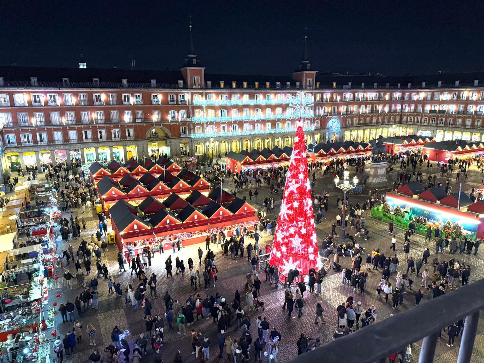 Plaza Mayor View Madrid Bagian luar foto